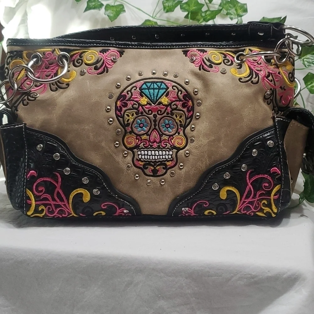 NWT SUGAR SKULL CONSEALED WEAPONS BAG